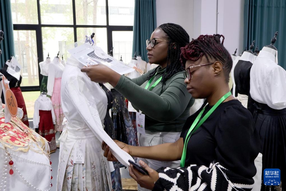 小さな町が築き上げた100億元規(guī)模の漢服産業(yè)