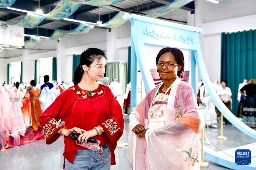 小さな町が築き上げた100億元規(guī)模の漢服産業(yè)