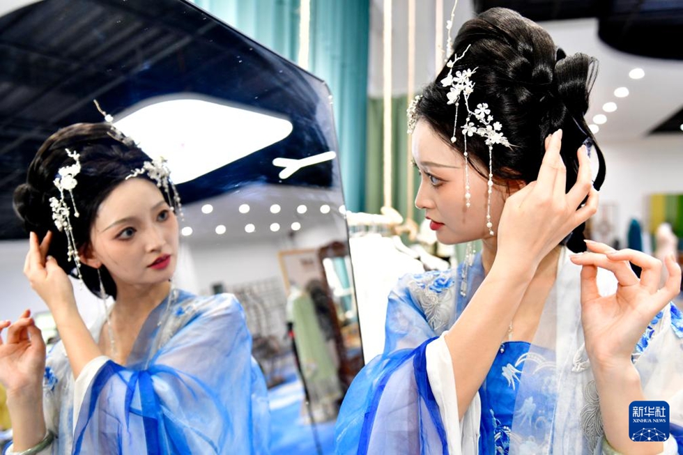 小さな町が築き上げた100億元規(guī)模の漢服産業(yè)