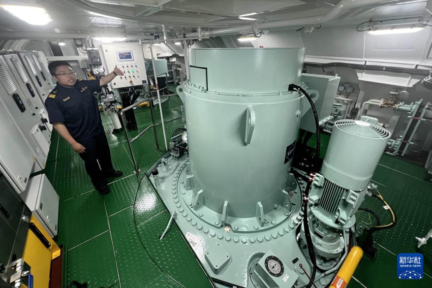 中國初の水素?電動タグボートが青島港に配備　 複數(shù)の技術(shù)的空白を埋める