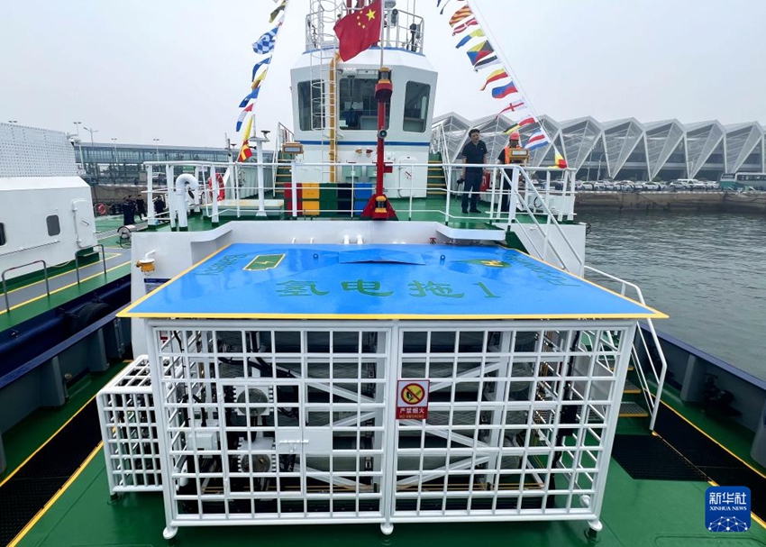 中國初の水素?電動タグボートが青島港に配備　 複數(shù)の技術(shù)的空白を埋める
