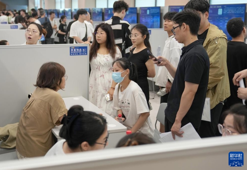 「2025年杭州市AI専門就職説明會(huì)」の會(huì)場(chǎng)（6月28日撮影?韓伝號(hào)）。