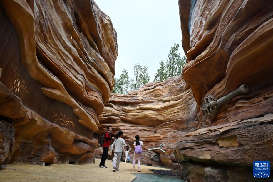 「水との共生」をテーマにしたテーマパーク「東方伊甸園」が開園　山東省青島