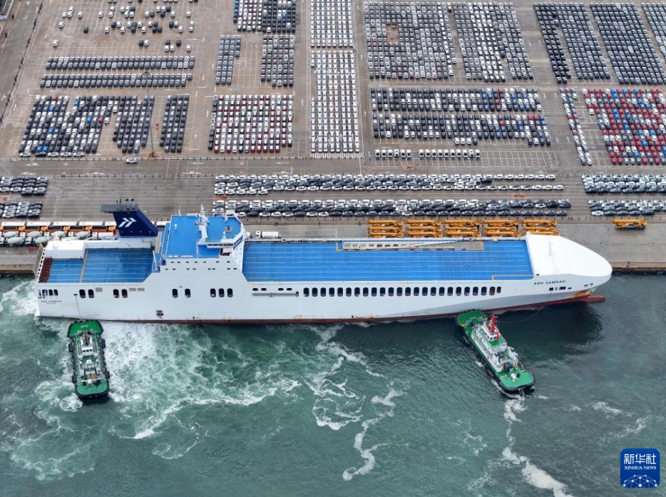 自動(dòng)車(chē)輸出で活況呈する煙臺(tái)港　山東省煙臺(tái)