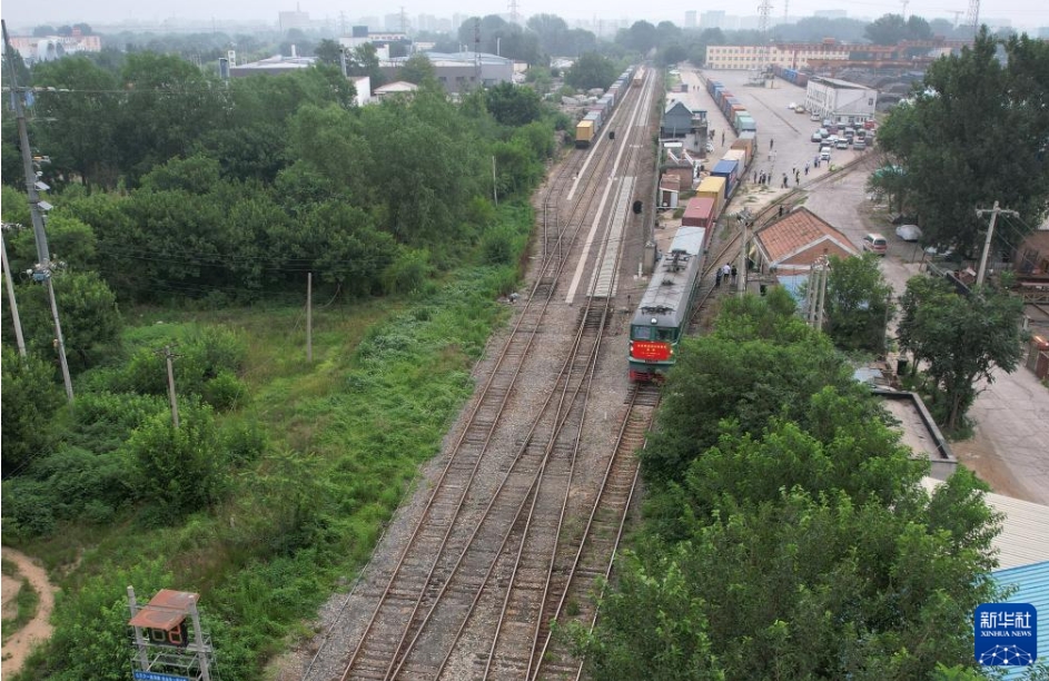 初のカスピ海を橫斷する國(guó)際定期貨物列車(chē)「中歐班列」が北京を出発