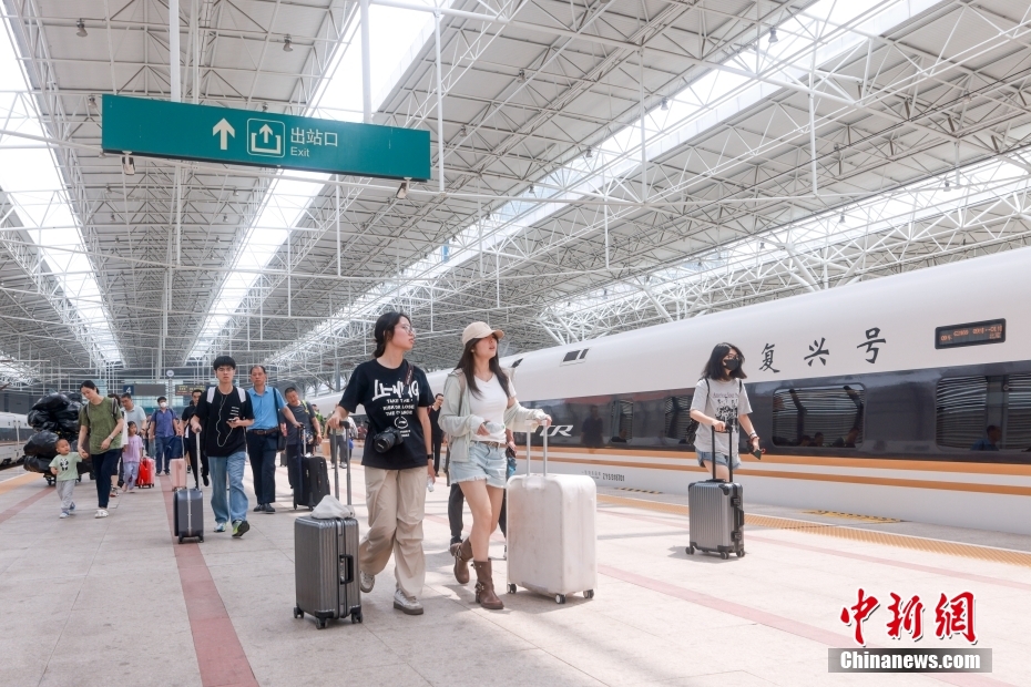 中國全土で夏休みの帰省?旅行に伴う鉄道輸送體制スタート