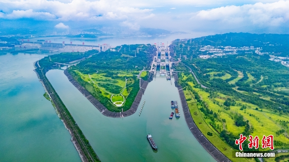 三峽ハブの2025年上半期の貨物通過量が8千萬トンを突破