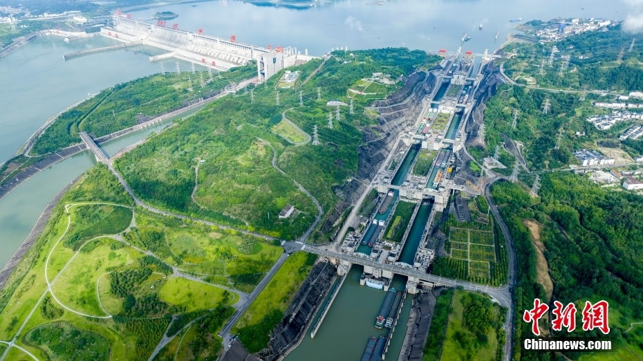 三峽ハブの2025年上半期の貨物通過(guò)量が8千萬(wàn)トンを突破