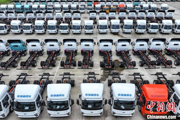 生産に追われる新エネルギー車メーカー　貴州省貴安新區(qū)