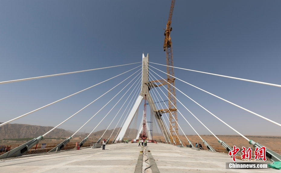 寧夏區(qū)間で最も高さのある大橋の閉合が完了