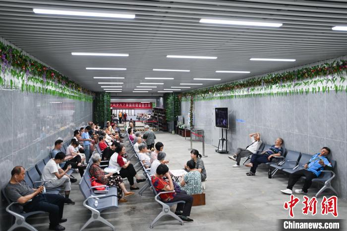 高溫が続く重慶市で、防空壕40ヶ所の「納涼スポット」を無料開放