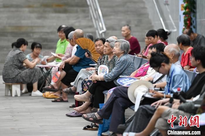 高溫が続く重慶市で、防空壕40ヶ所の「納涼スポット」を無料開放
