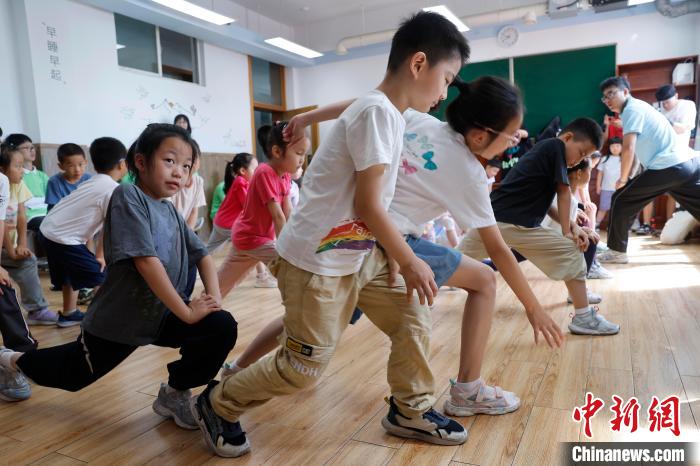 2025年小學(xué)生愛心夏期學(xué)童クラスが開講　上海