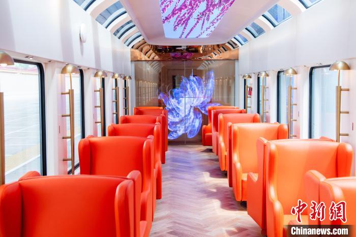 「星光?燕趙號」の車內(nèi)の様子（7月7日撮影、寫真提供?中國鉄路北京局集団有限公司）。