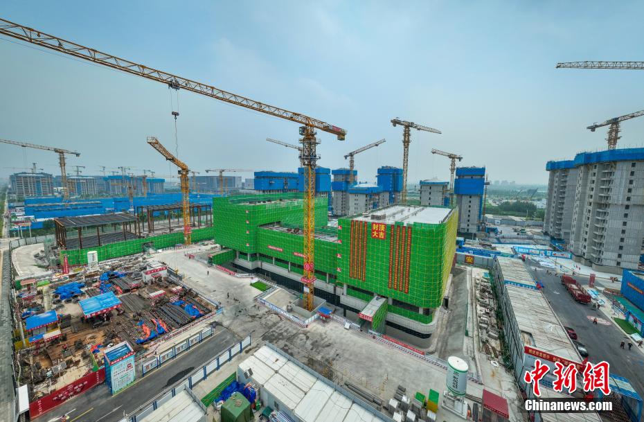 雄安スタートエリア西北片區(qū)小學(xué)校プロジェクトの総合教育棟の主體工事が完成　河北省