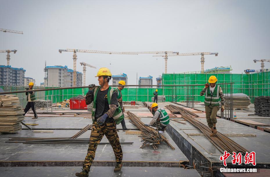 雄安スタートエリア西北片區(qū)小學校プロジェクトの総合教育棟の主體工事が完成　河北省