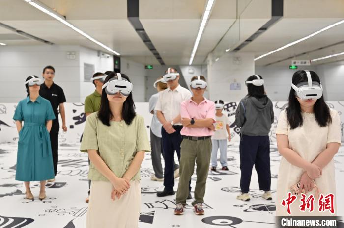 広州図書館未來閲読館がオープン　広東省