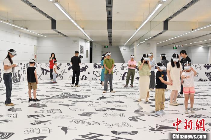 広州図書館未來閲読館がオープン　広東省