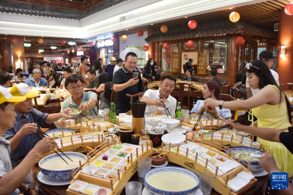 雲(yún)南省に夏の観光シーズン到來