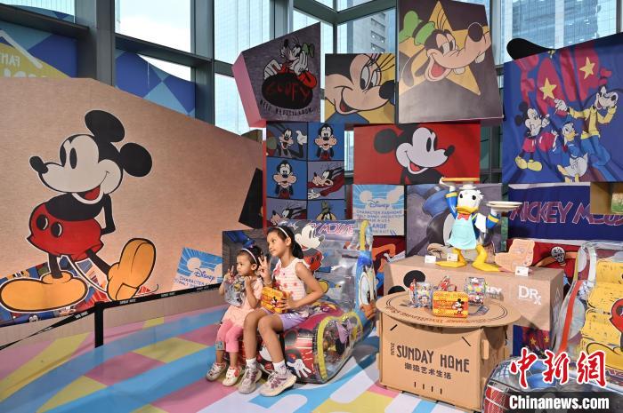 広州の商業(yè)施設(shè)にディズニーのインスタレーション登場、買い物客に人気　広東省