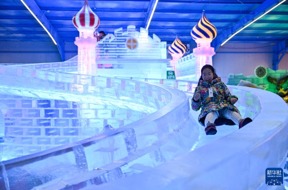 夏でもひんやり涼しい氷と雪のテーマパークが大人気　江蘇省淮安