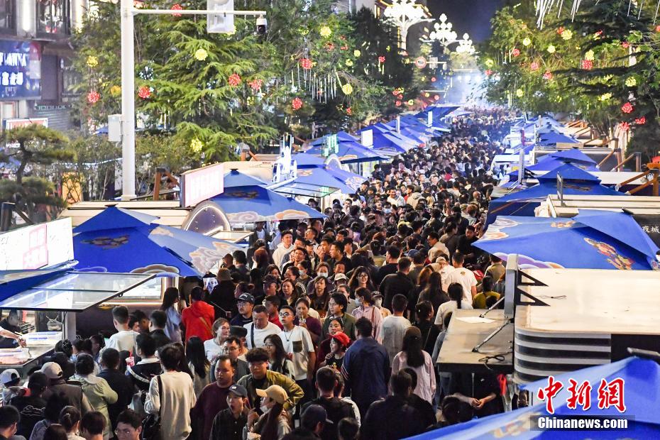 ナイトタイムエコノミーの新ランドマーク「拉薩不夜城」がオープン　西蔵