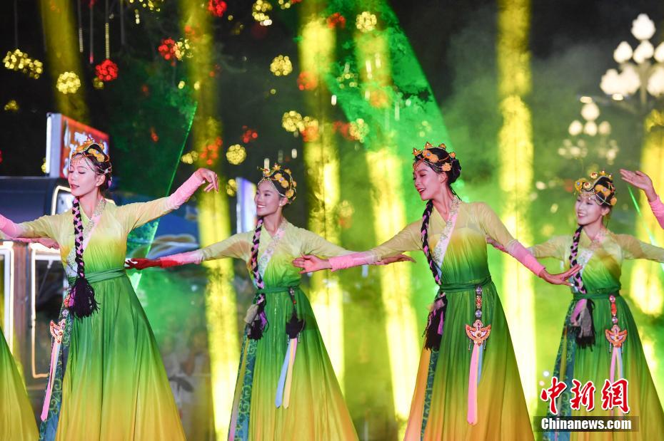 ナイトタイムエコノミーの新ランドマーク「拉薩不夜城」がオープン　西蔵