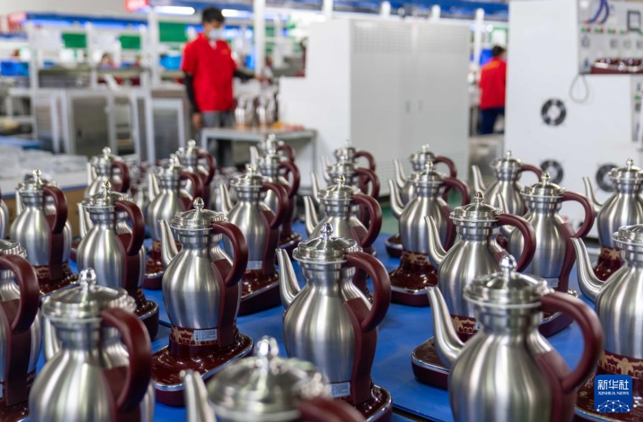 高地向け調(diào)理器具が住民の幸福感アップに貢獻　西蔵