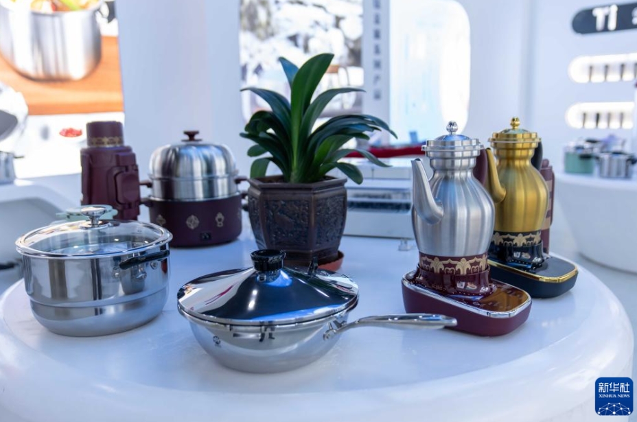 高地向け調(diào)理器具が住民の幸福感アップに貢獻　西蔵