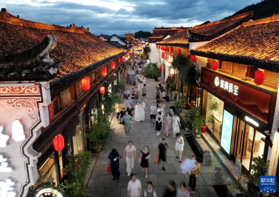 中國各地で活況を呈する夏の「ナイトタイムエコノミー」