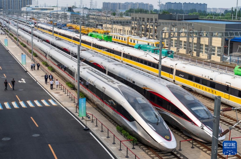 時(shí)速400キロ！ 世界最速の高速鉄道が成都－重慶を50分で結(jié)ぶ