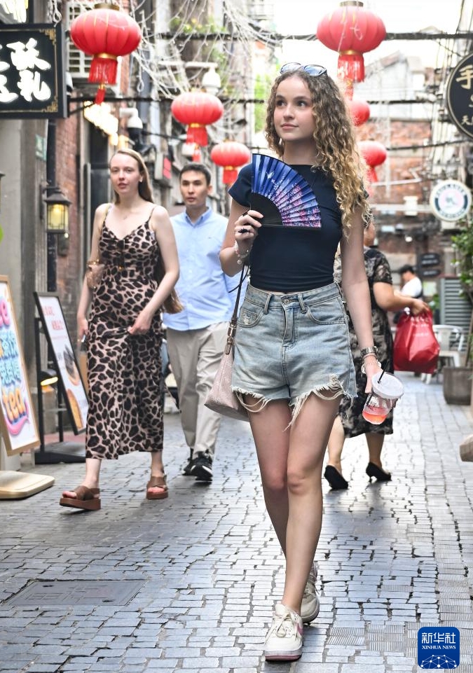 夏も続く「China Travel」ブーム　上海の外國(guó)人入國(guó)者數(shù)が夏場(chǎng)のピークに