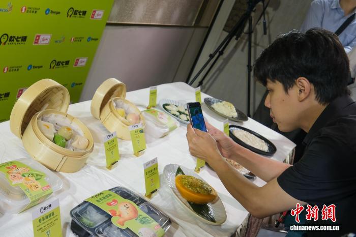 「やわらか食」の普及めざし香港特區(qū)の「マキシム」がイベント