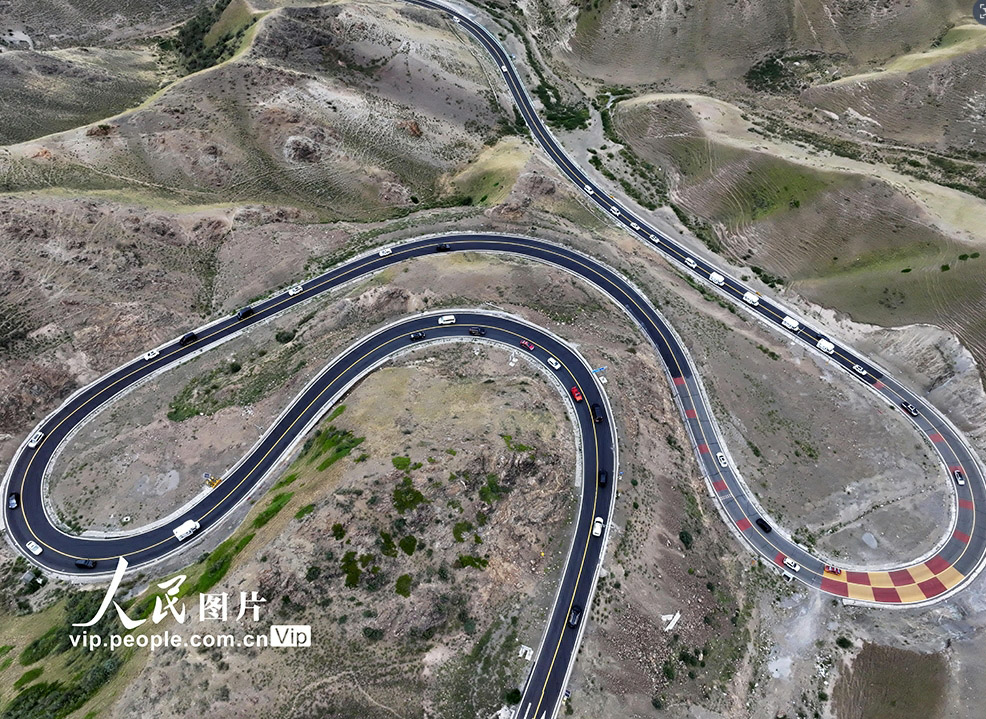 獨庫公路の壯大で美しい景色　新疆