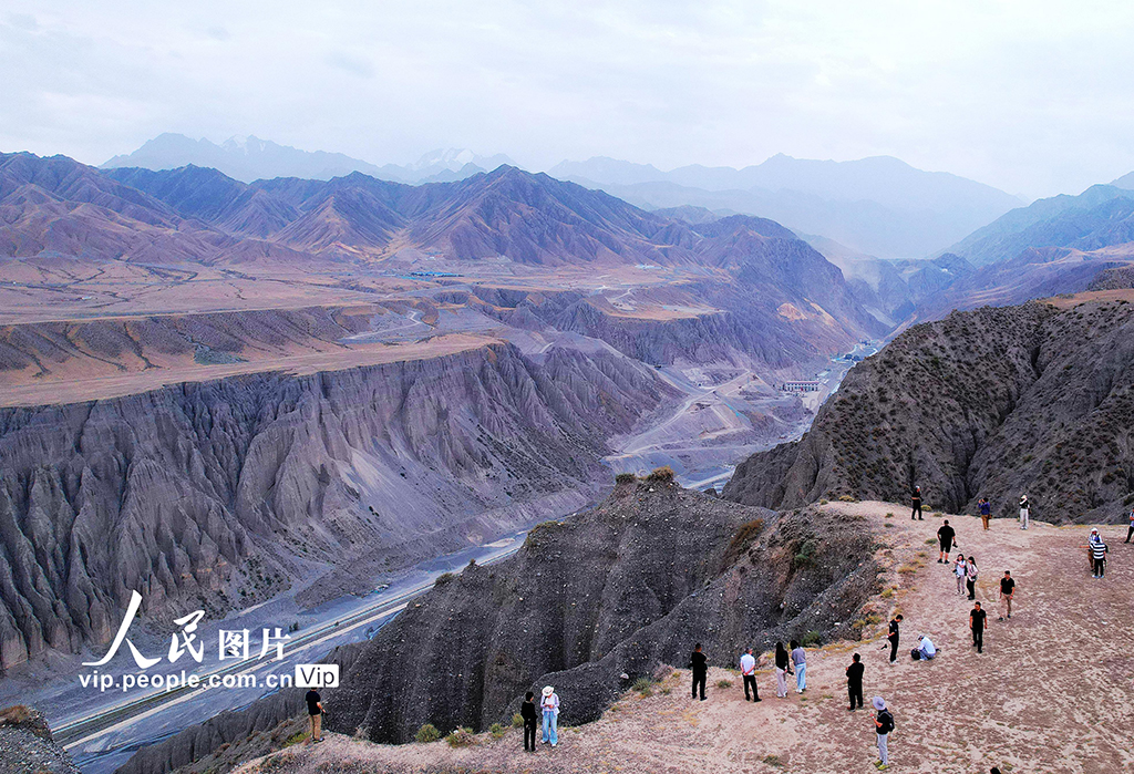 烏蘇大峽谷の壯大な景観　新疆