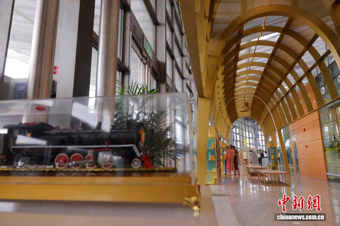 上海市で駅構(gòu)內(nèi)に初の「図書館」