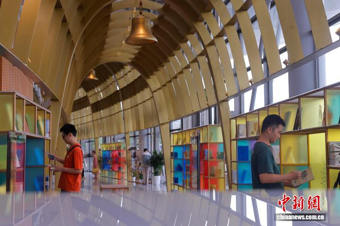 上海市で駅構(gòu)內(nèi)に初の「図書館」