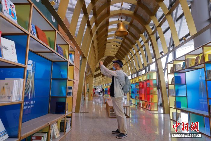 上海市で駅構(gòu)內(nèi)に初の「図書館」