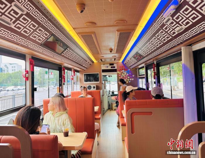 「商都號タイムトラベル文化観光バス」で歴史探求の旅を體験　河南省鄭州