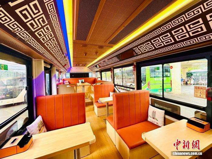 「商都號(hào)タイムトラベル文化観光バス」で歴史探求の旅を體験　河南省鄭州