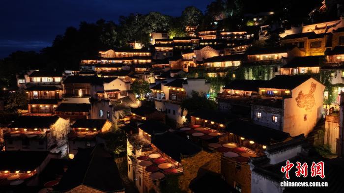 夏の夜を彩る多様なナイトツアーを?qū)g施　江西省篁嶺