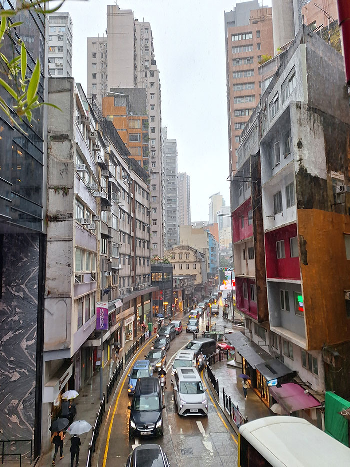 雨が似合う香港