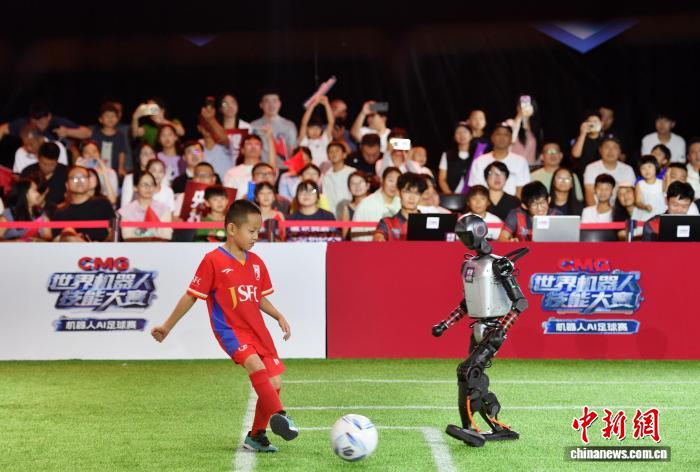 雄安新區(qū)で「ロボットサッカー頂上決戦」開催　河北省