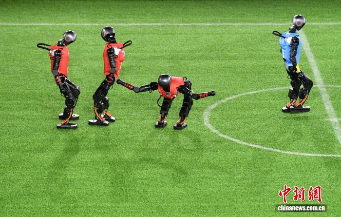 雄安新區(qū)で「ロボットサッカー頂上決戦」開(kāi)催　河北省