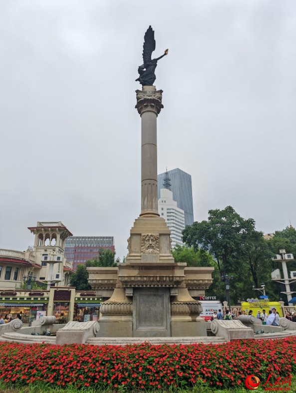 イタリア風(fēng)情區(qū)の中央にあるマルコ?ポーロ広場（撮影?張靖）。