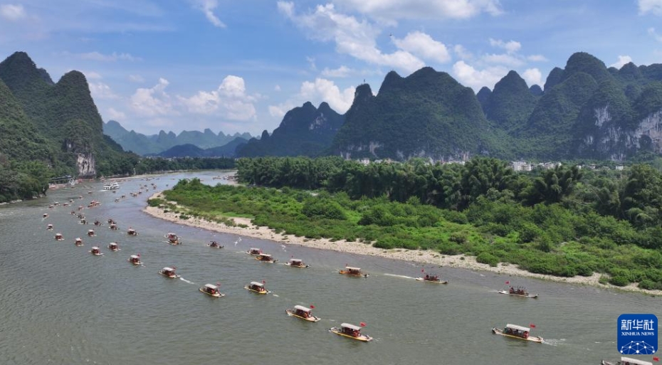 中國各地でピークを迎えた夏休み旅行