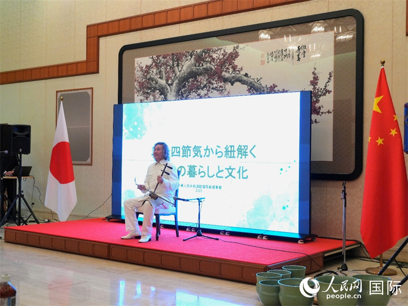 京胡の獨(dú)奏（撮影?許可）。