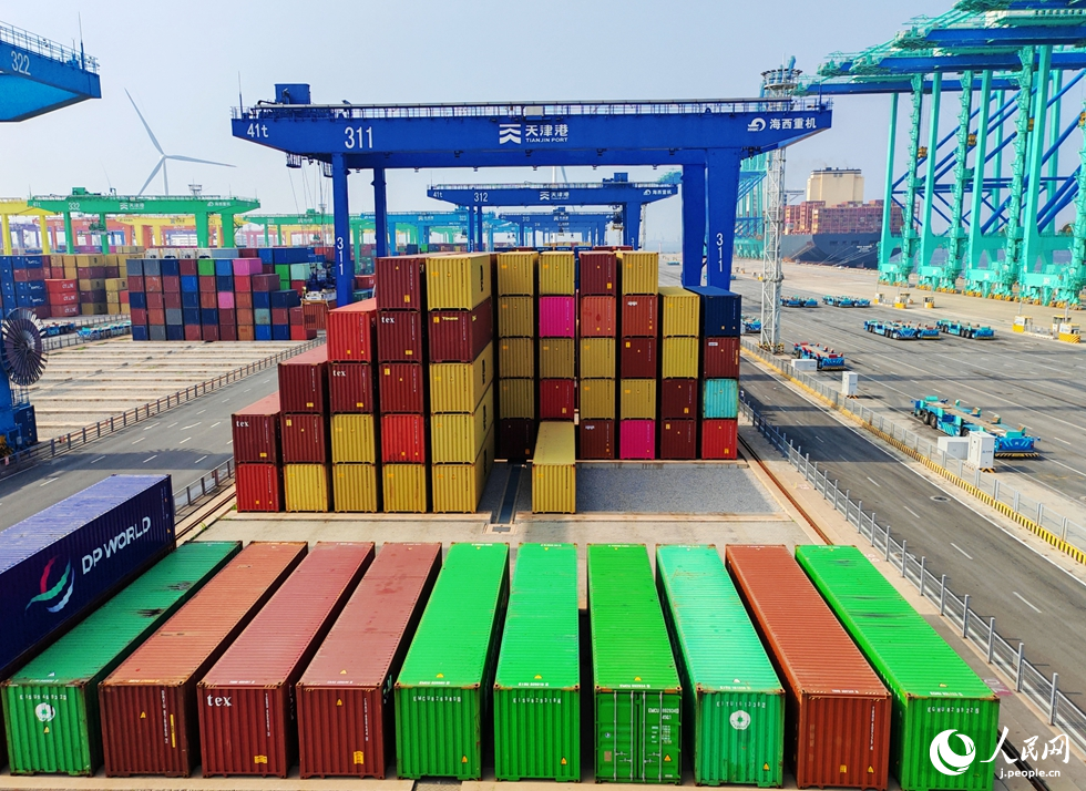 天津港（撮影?張靖）