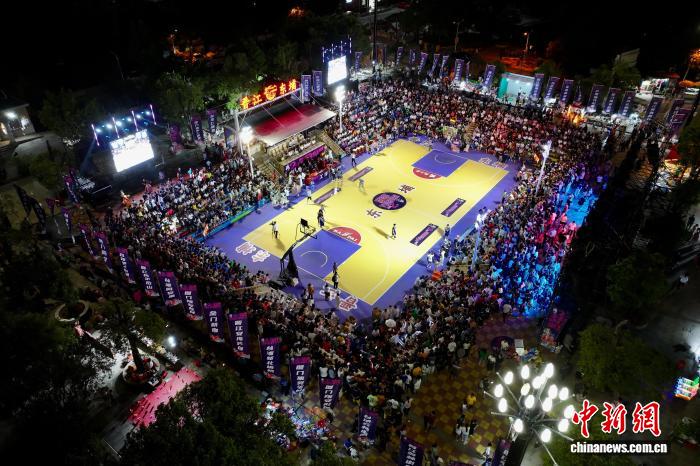 上空から撮影した試合會場の様子（ドローンによる撮影?王東明）。