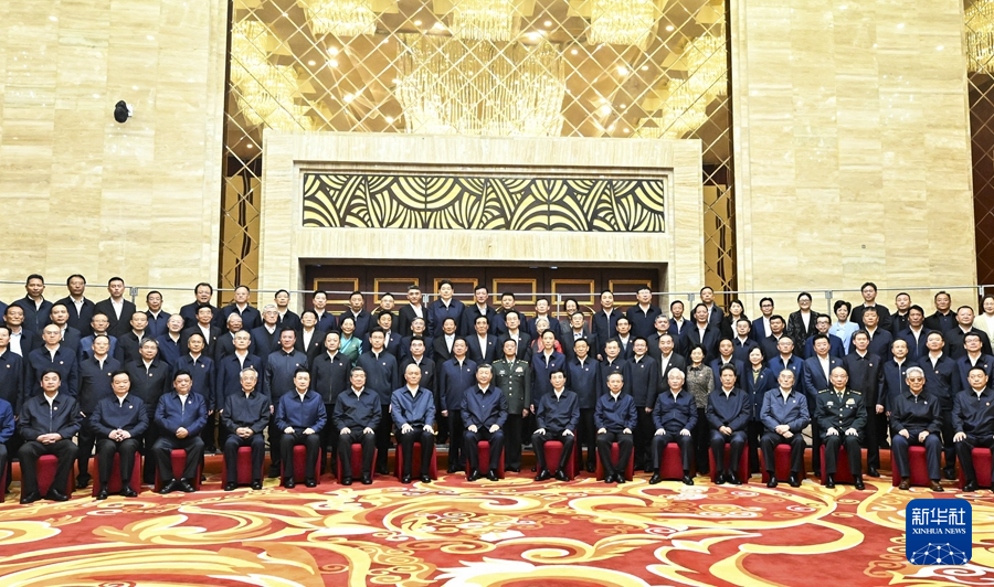 習近平総書記が西蔵各民族?各界代表と接見